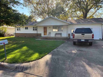Leaf Removal service in Broken Arrow, 74012