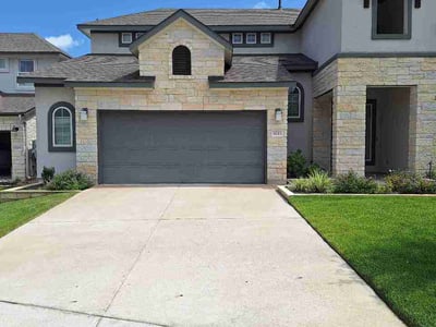 Lawn Care service in Cedar Creek, 78612
