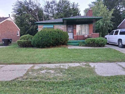 Lawn Care service in Redford, 48239