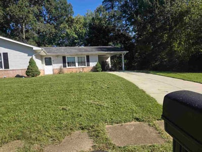 Lawn Care service in Oxon Hill, 20745