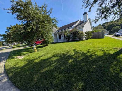 Lawn Care service in Pacific Beach, 92109