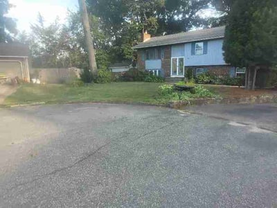 Lawn Care service in Swansea, 02777