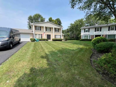 Lawn Care service in Highland Park, 60035
