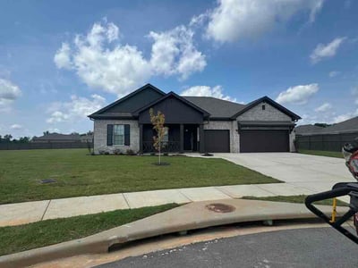Lawn Care service in Owens Cross Roads, 35763