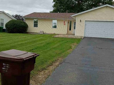 Lawn Care service in Ottawa, 61350