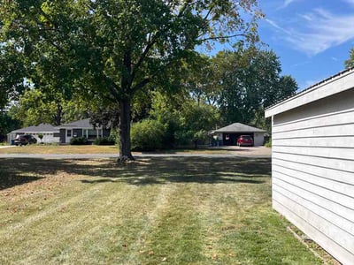 Lawn Care service in Bloomington, 55431