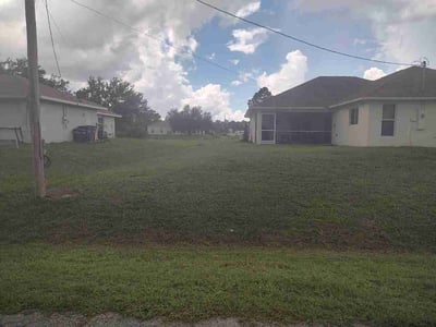 Lawn Care service in Lehigh Acres, 33972