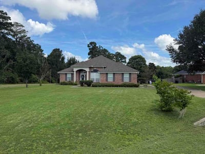 Lawn Care service in Quincy, 32351