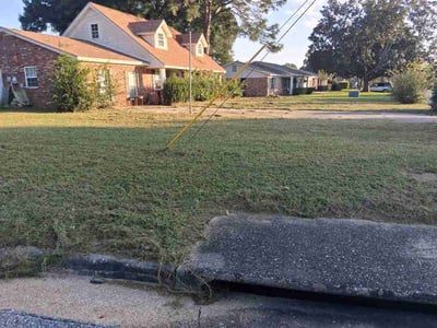 Lawn Care service in Cantonment, 32533