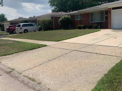 Lawn Care service in Waterford, 48329