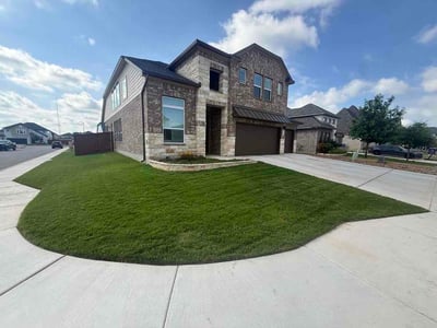 Lawn Care service in Alamo Heights, 78209