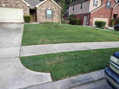 Lawn Care service in Angleton, 77515