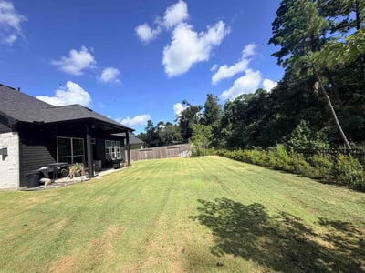 Lawn Care service in Magnolia, 77355