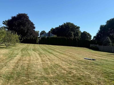 Lawn Care service in Avon, 06001