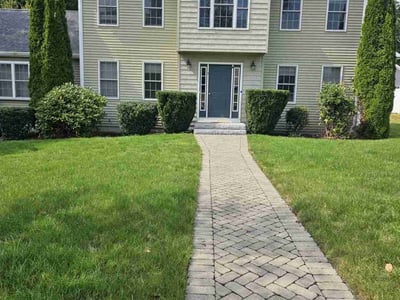 Lawn Care service in Holden, 01520