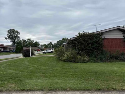 Lawn Care service in Merrillville, 46410