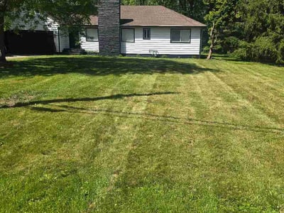 Lawn Care service in Seville, 44273