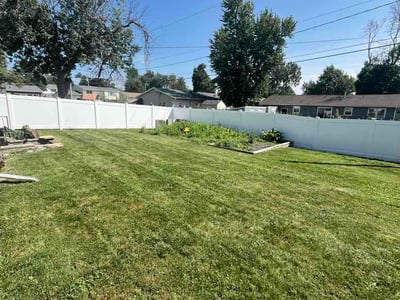 Lawn Care service in Marion, 52302