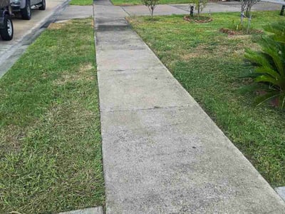 Lawn Care service in River Oaks, 76114