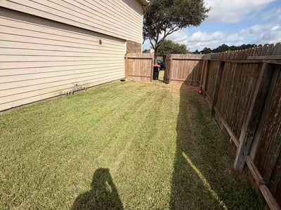 Lawn Care service in Stafford, 77477