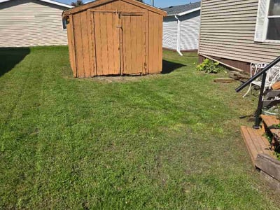 Lawn Care service in Iowa City, 52240