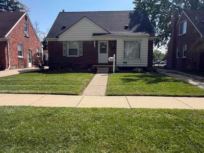 Lawn Care service in Wyandotte, 48192