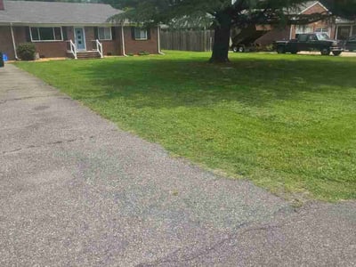 Lawn Care service in Fort Washington, 23936