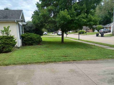 Lawn Care service in Columbia, 65201