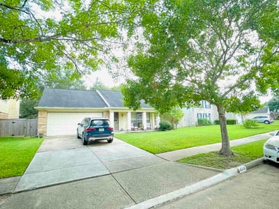 Lawn Care service in Sugar Land, 77479