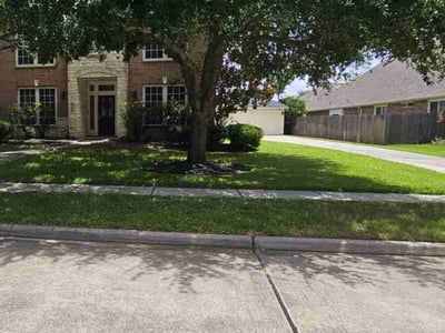 Lawn Care service in Brazoria, 77422