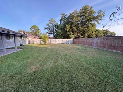 Lawn Care service in Winnie, 77665