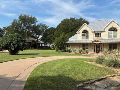 Lawn Care service in Granbury, 76048
