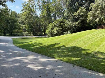 Lawn Care service in Martinsville, 46151