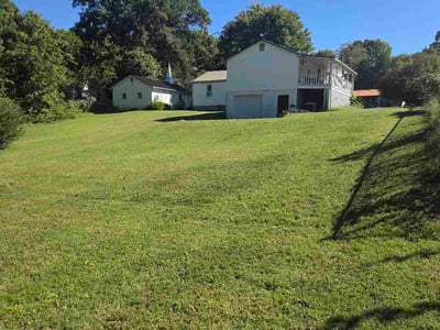 Lawn Care service in Thomasville, 27360