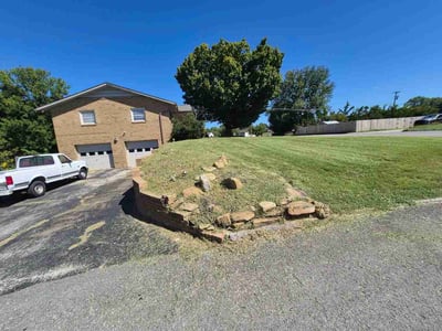 Lawn Care service in Powell, 37849