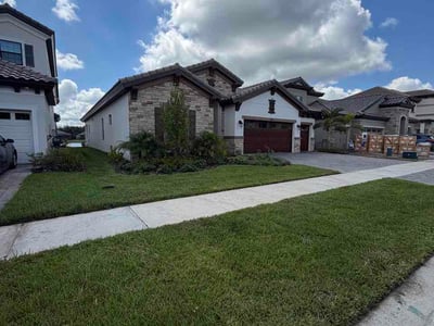 Lawn Care service in Lithia, 33547