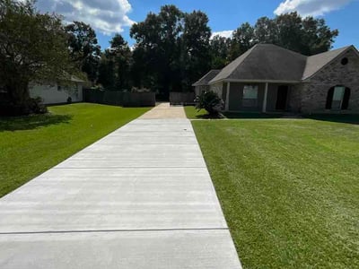 Lawn Care service in Walker, 70785