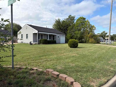 Lawn Care service in Wichita, 67202