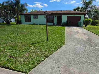 Lawn Care service in Palm City, 34990