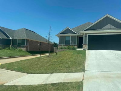 Lawn Care service in Guthrie, 73044