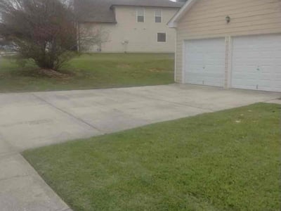 Lawn Care service in Fairburn, 30213