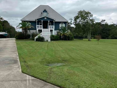 Lawn Care service in Biloxi, 39530