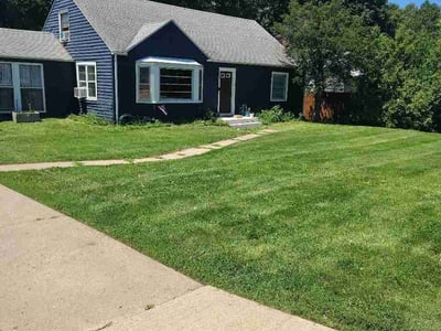 Lawn Care service in Champaign, 61820