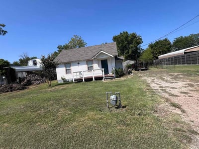 Lawn Care service in Cedar Hill, 75104