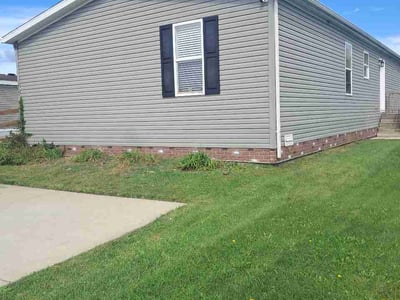 Lawn Care service in Fowlerville, 48836
