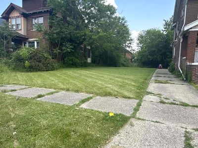 Lawn Care service in Royal Oak, 48067