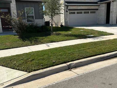 Lawn Care service in Del Valle, 78617
