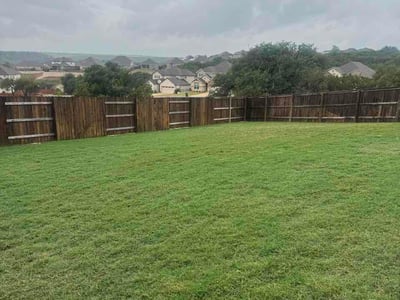 Lawn Care service in Del Valle, 78617