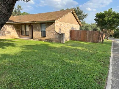 Lawn Care service in Selma, 78154