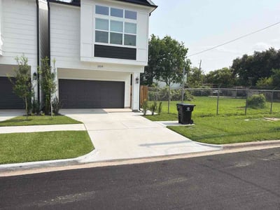 Lawn Care service in Willis, 77378